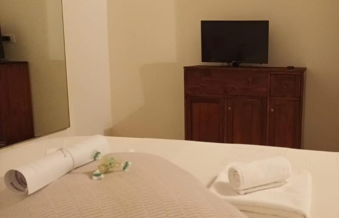 Il Porto Di Ale E Kat Hotel Livorno Buitenkant foto